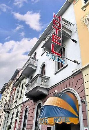 Hotel Rallye Милано Екстериор снимка